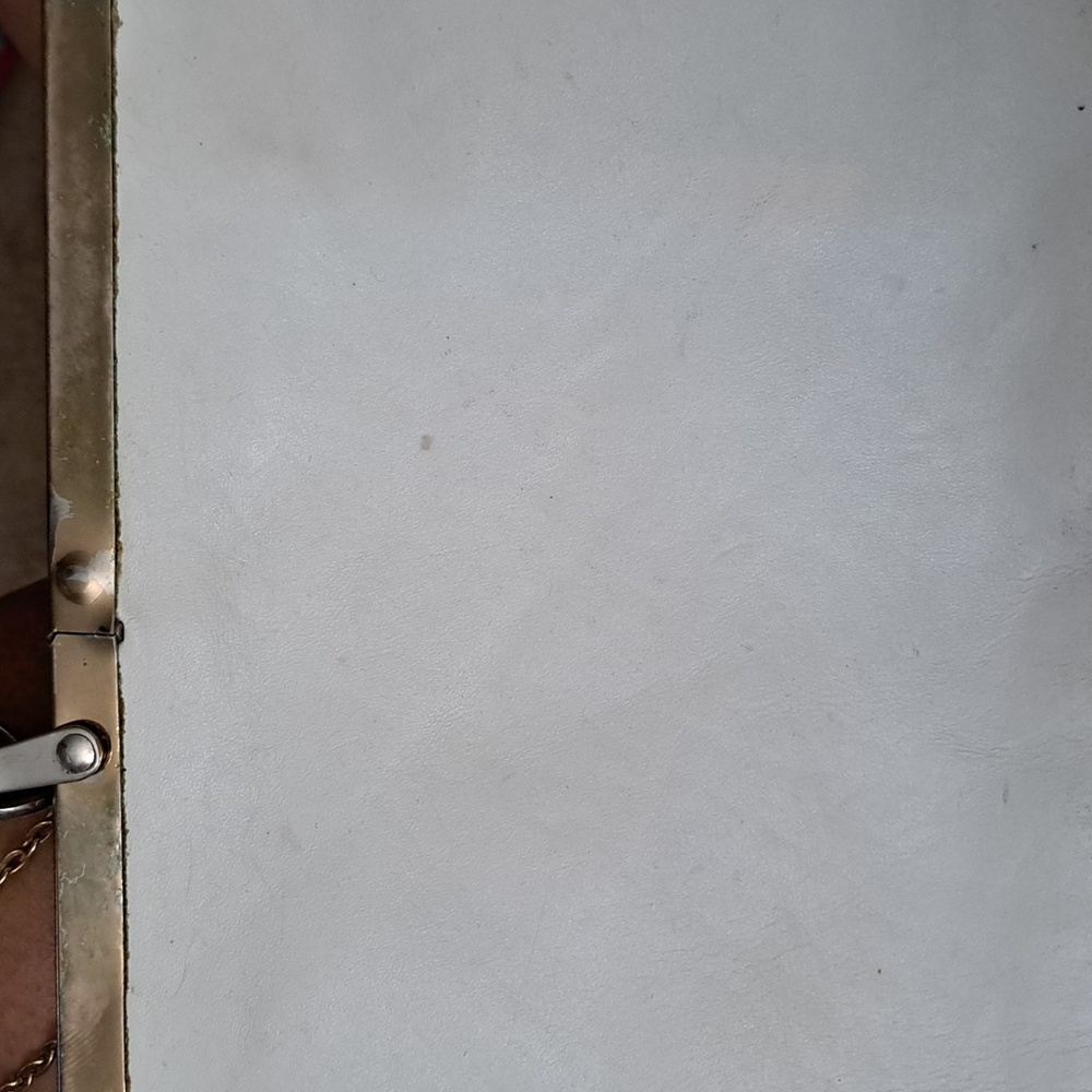 White Vintage Genuine Leather Clutch - Picture 9 of 12
